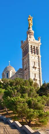 Admire the Notre-Dame de la Garde basilica and enjoy a breathtaking panorama over Marseille – Guided visit included with the Marseille Pass.